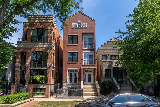 $4,850 | 2639 North Wayne Avenue, Unit 3, Chicago, IL 60614
