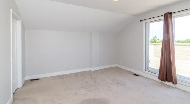 $4,850 | 2639 North Wayne Avenue, Unit 3, Chicago, IL 60614