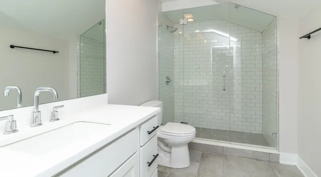 $4,850 | 2639 North Wayne Avenue, Unit 3, Chicago, IL 60614