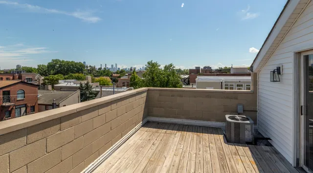 $4,850 | 2639 North Wayne Avenue, Unit 3, Chicago, IL 60614