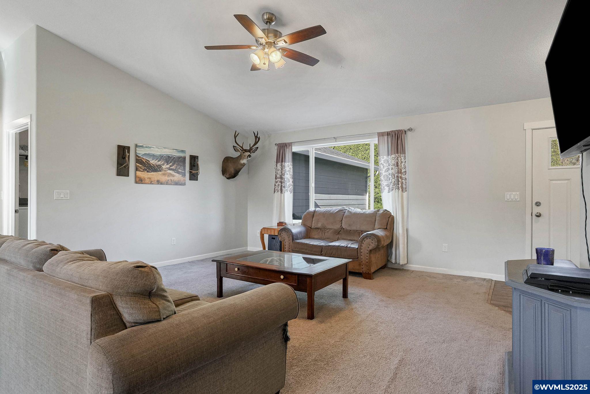 45940 River Loop Lyons, OR 97358 - Photo 8 of 37 Gallery Image 8
