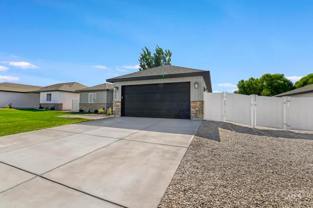 $369,900 | 909 East 23rd Avenue, Jerome, ID 83338