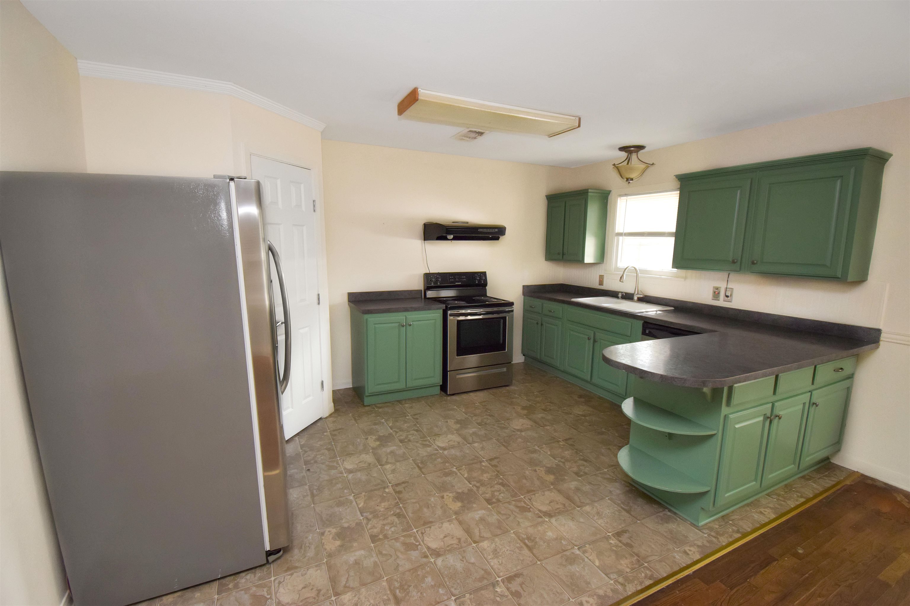680 South 3rd Street Silsbee, TX 77656 - Photo 9 of 14