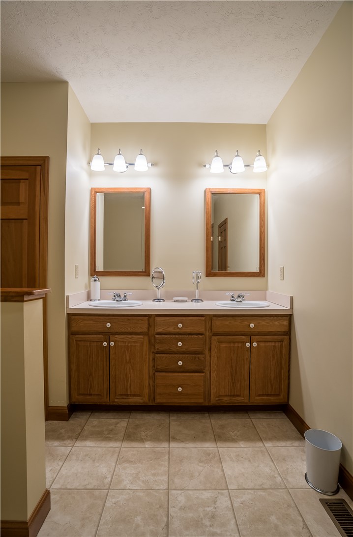 6680 Jordan Road Lewisburg, OH 45338 - Photo 26 of 40