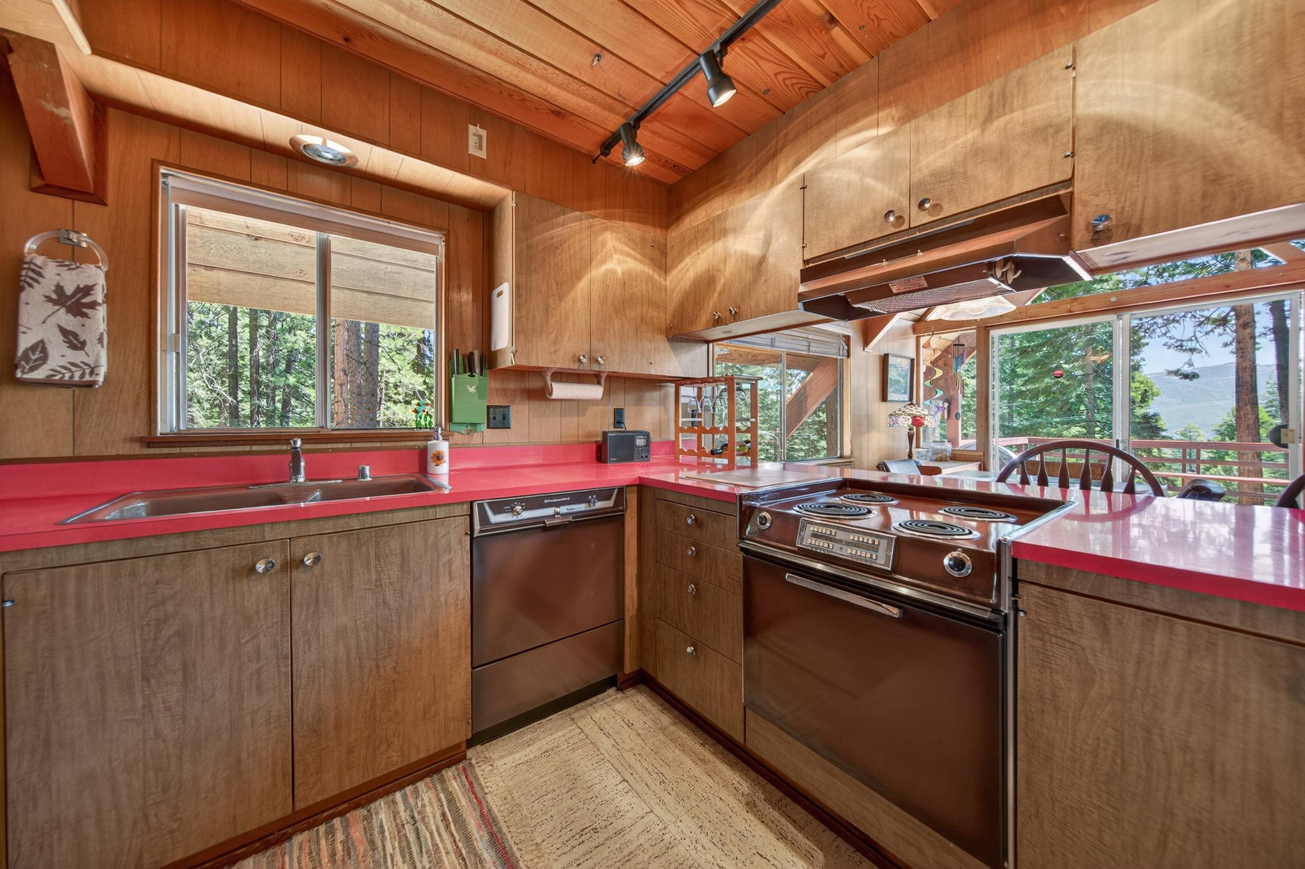 647 East Mountain Ridge Road Lake Almanor, CA 96137 - Photo 8 of 24