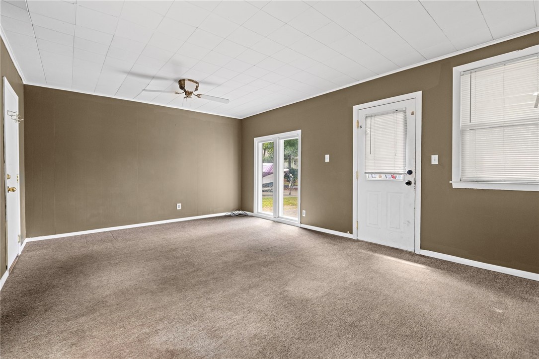 142 Adrian Street Warwick, RI 02886 - Photo 18 of 27