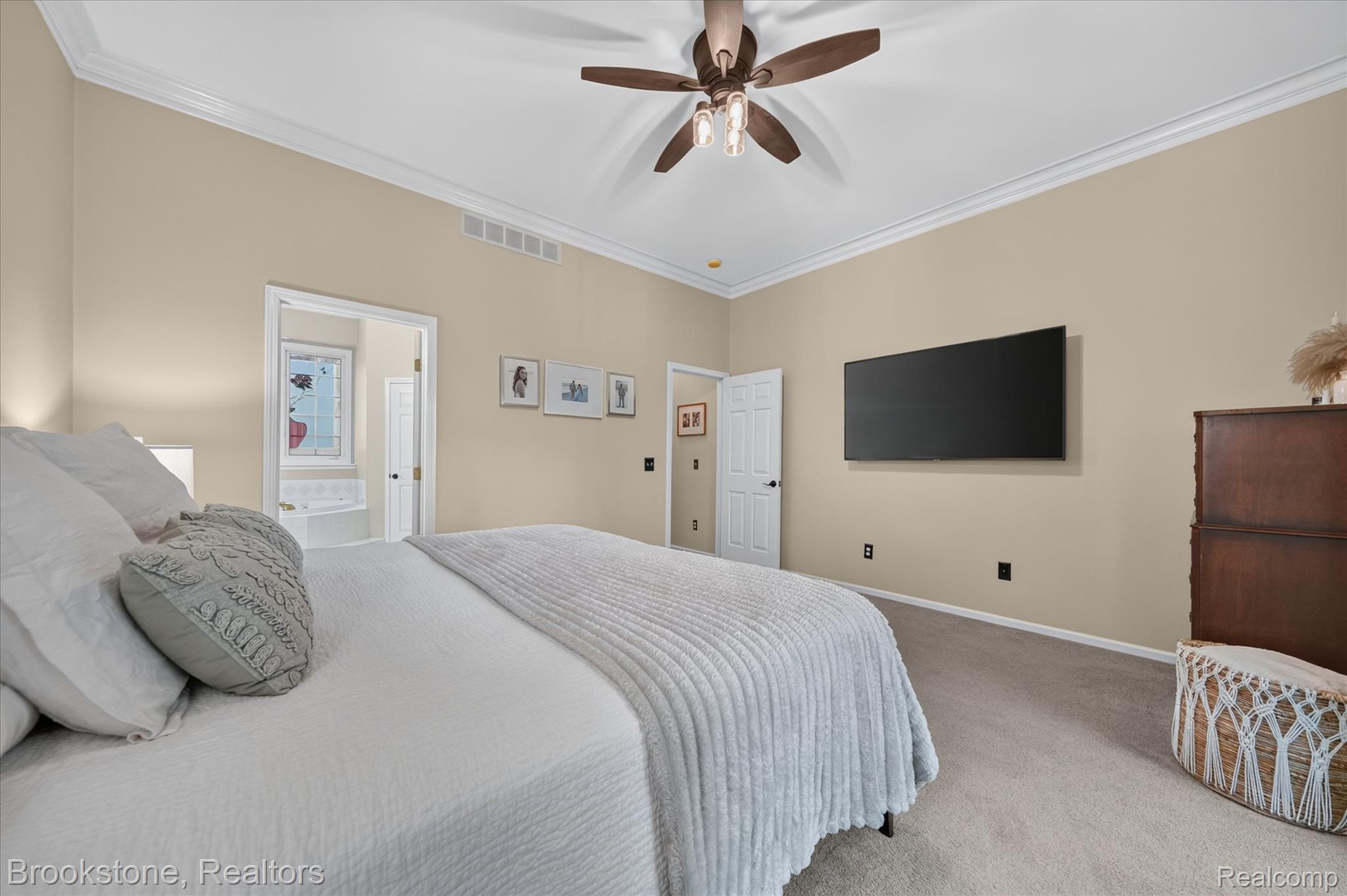 6730 Longhurst Clarkston, MI 48346 - Photo 12 of 30 11 Master Bedroom.jpg
