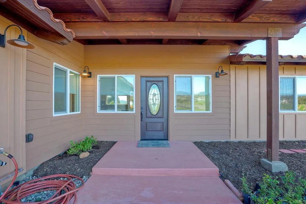 29433 Cole Grade Road Valley Center, CA 92082 - Photo 4 of 57