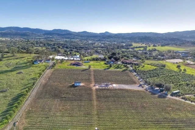 $3,900 | 29433 Cole Grade Road, Valley Center, CA 92082