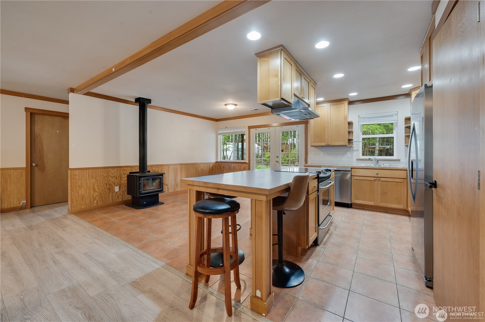 8993 Southwest Lake Flora Road Bremerton, WA 98312 - Photo 5 of 28