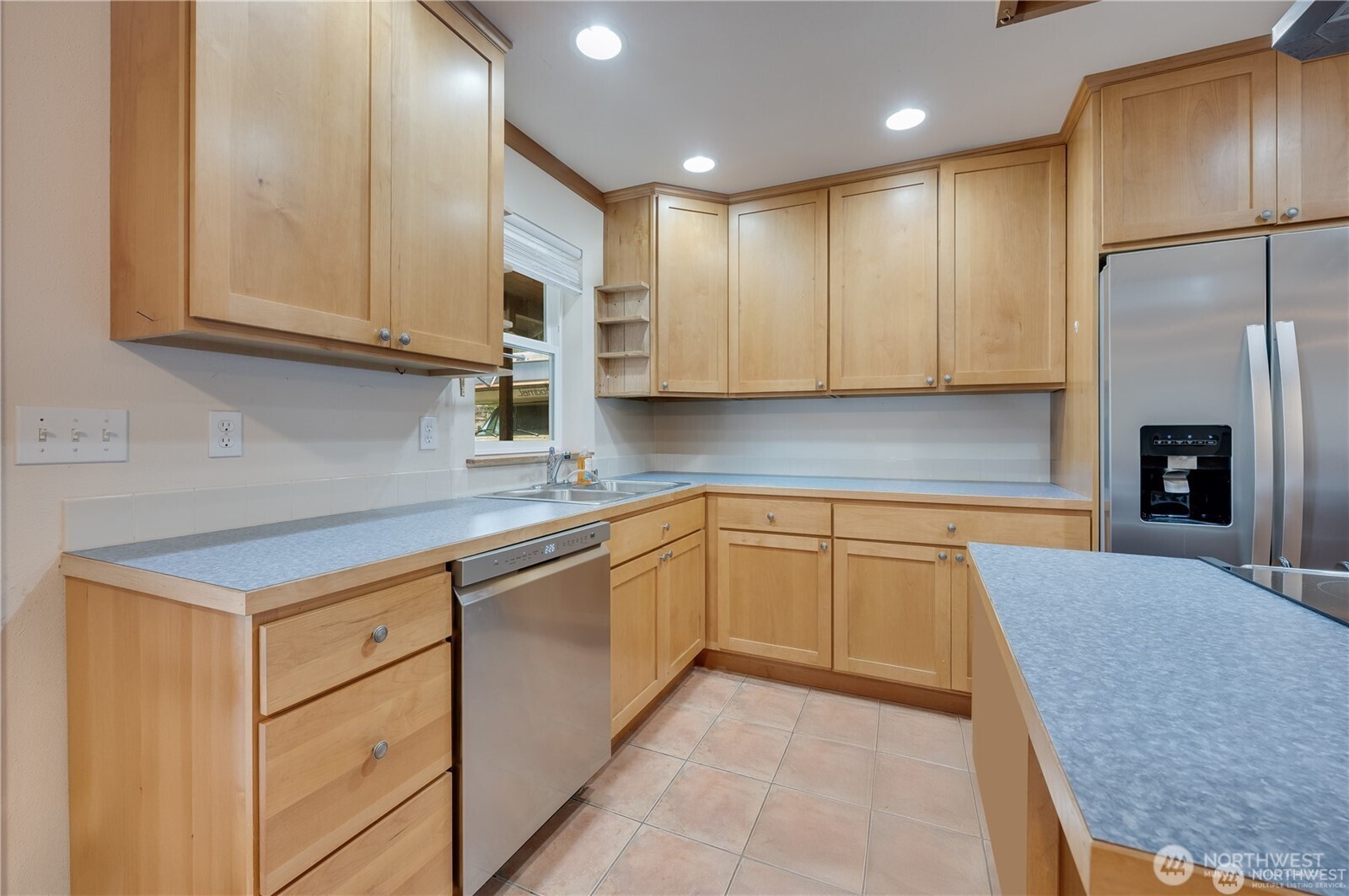 8993 Southwest Lake Flora Road Bremerton, WA 98312 - Photo 6 of 28