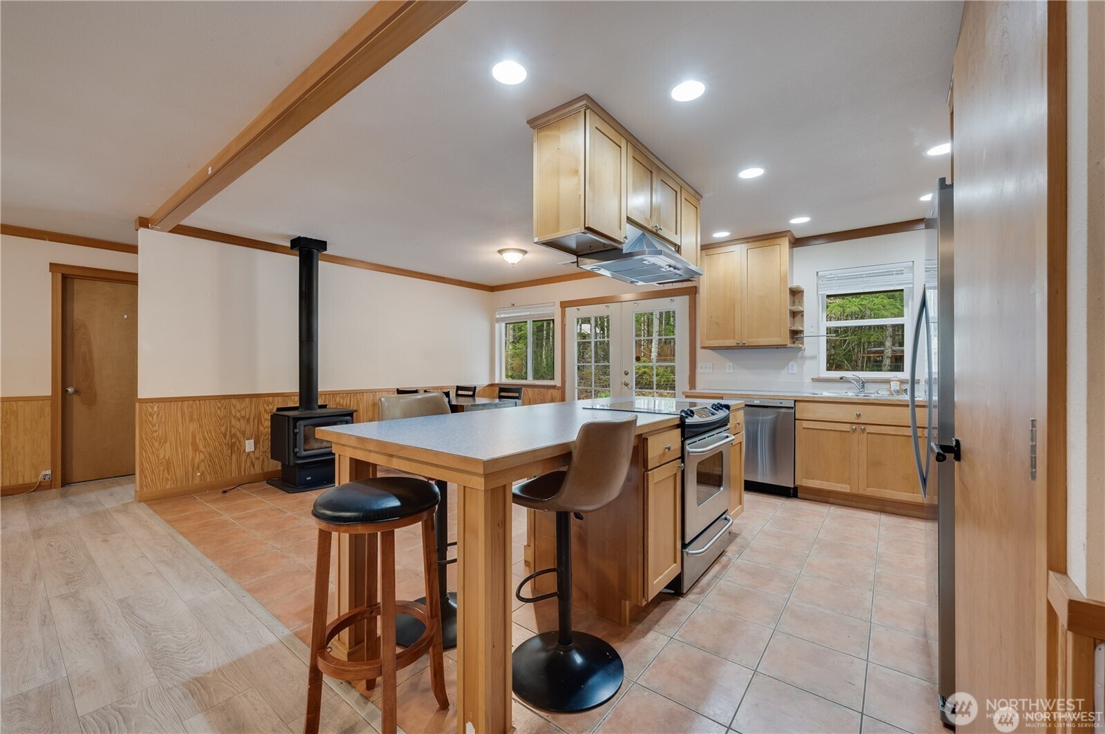 8993 Southwest Lake Flora Road Bremerton, WA 98312 - Photo 7 of 28