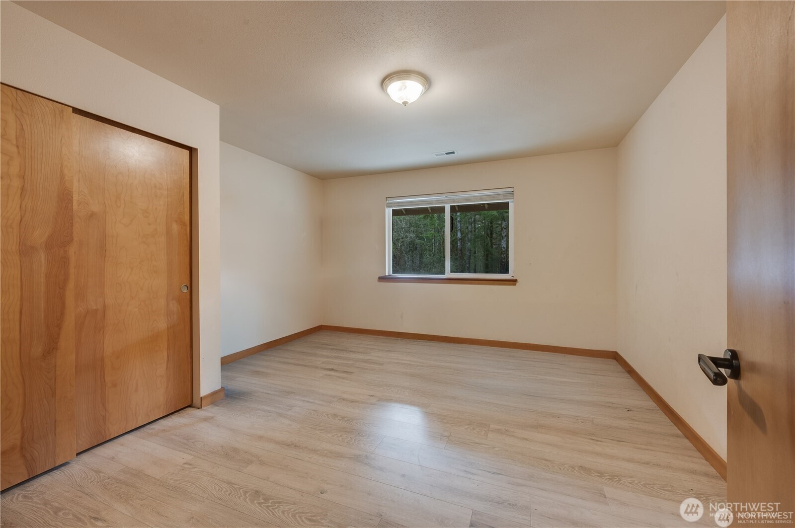 8993 Southwest Lake Flora Road Bremerton, WA 98312 - Photo 9 of 28
