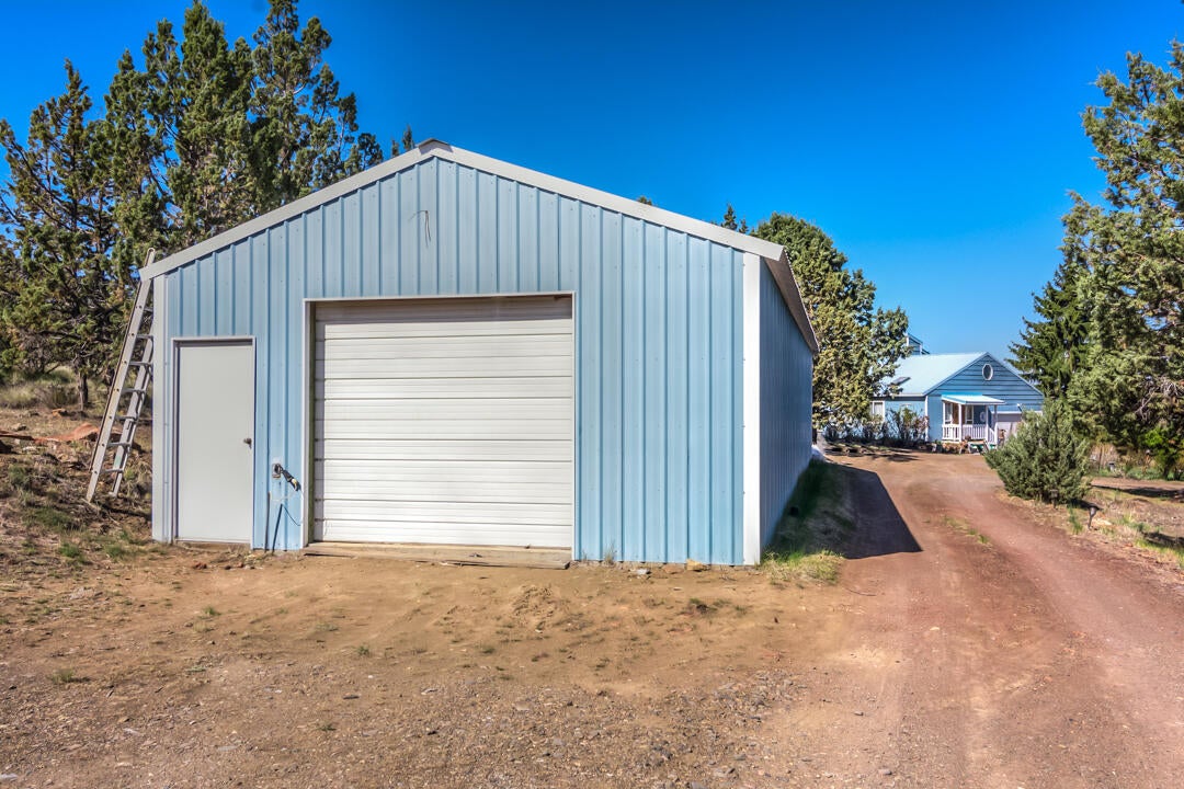 7861 Southwest Ridge Lane Powell Butte, OR 97753 - Photo 5 of 38 Ridge Ln SW 7861 (2 of 38)