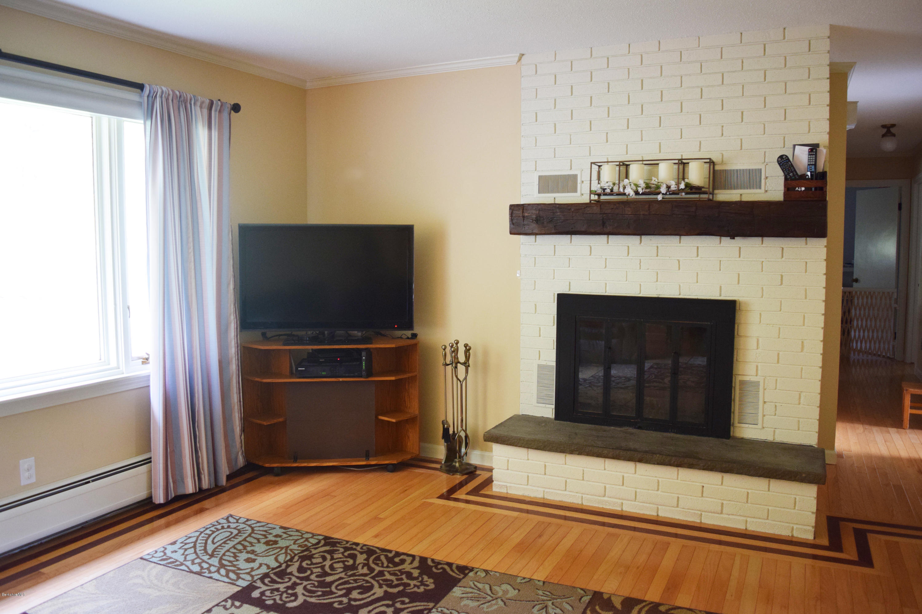 231 East Slope Road Richmond, MA 01201 - Photo 15 of 39 Ayles Living-1