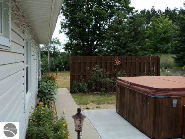 681 Bass Lake Road Southwest Kalkaska, MI 49646 - Photo 60 of 70 1748642-59.JPG