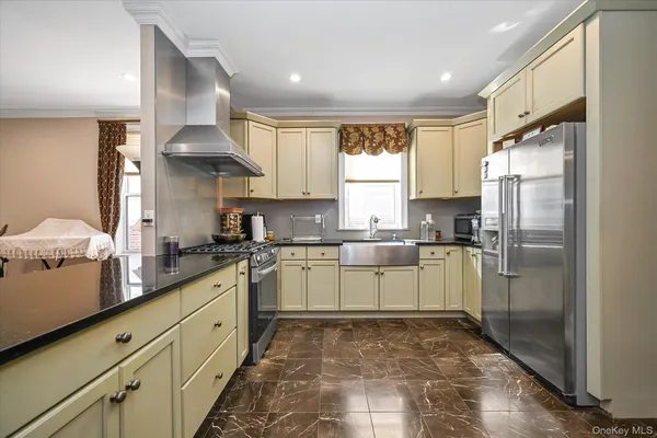 $1,820,000 | 29-42 164th Street | Murray Hill - Flushing