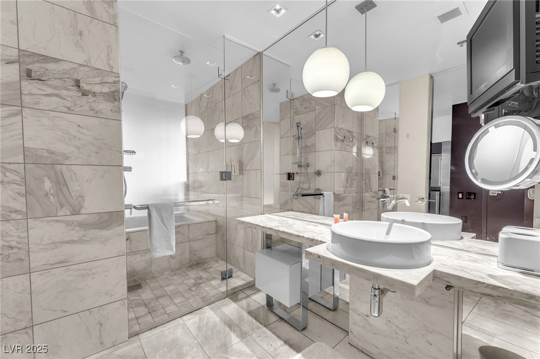 4381 West Flamingo Road, Unit 3819 Las Vegas, NV 89103 - Photo 13 of 17