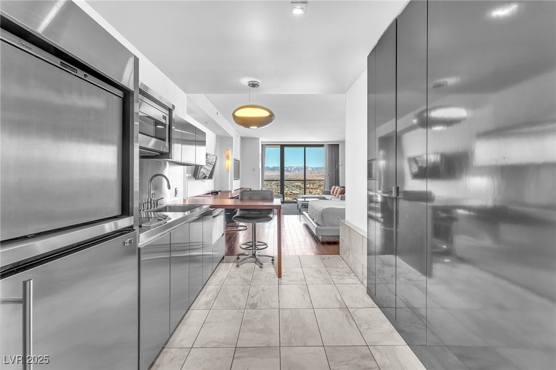 4381 West Flamingo Road, Unit 3819 Las Vegas, NV 89103 - Photo 4 of 17