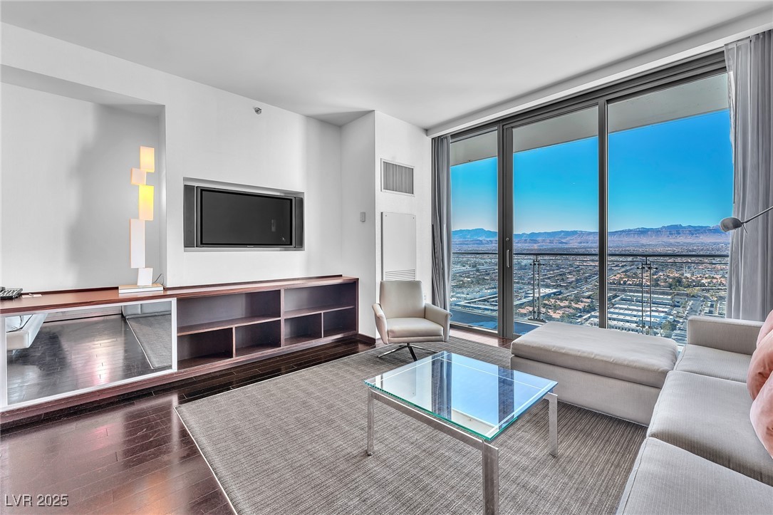 4381 West Flamingo Road, Unit 3819 Las Vegas, NV 89103 - Photo 8 of 17