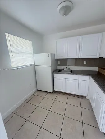 $2,000 | 1990 Northwest 183rd Street, Unit 5, Miami Gardens, FL 33056
