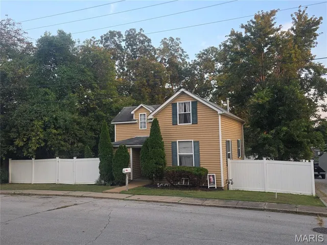 $183,000 | 230 Roberts Street, Ste. Genevieve, MO 63670