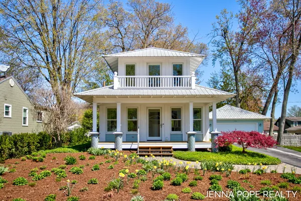 $1,199,999 | 17554 Grand River Avenue, Spring Lake, MI 49456