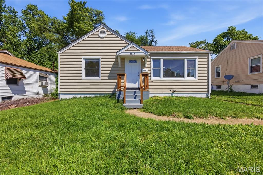 8115 Myrick Street Berkeley, MO 63134 - Photo 1 of 34