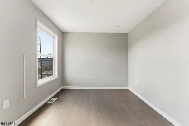 $2,300 | 467 Summer Avenue, Unit 2, Newark, NJ 07104