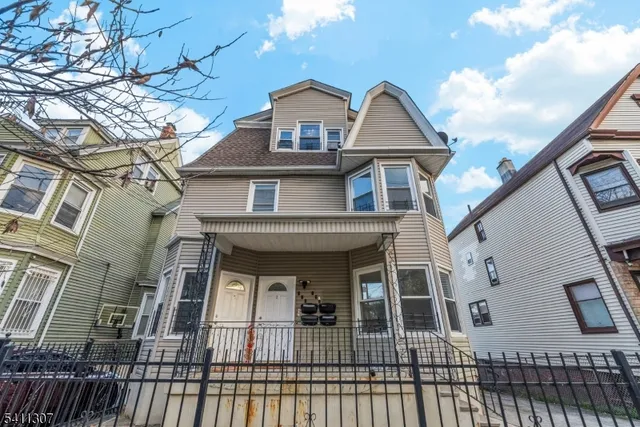 $2,300 | 467 Summer Avenue, Unit 2, Newark, NJ 07104