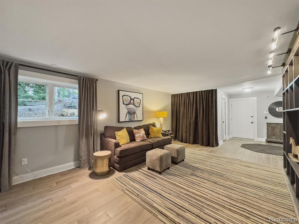 5484 Waldon Road Clarkston, MI 48348 - Photo 49 of 58 Gallery Image 49