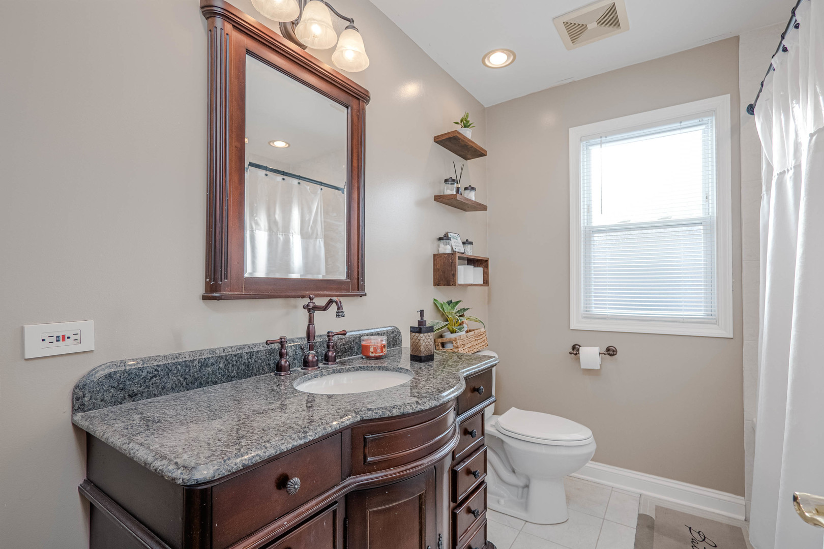 499 Longcommon Road Riverside, IL 60546 - Photo 11 of 35 Gallery Image 11