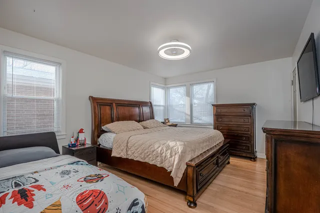 $525,000 | 499 Longcommon Road, Riverside, IL 60546