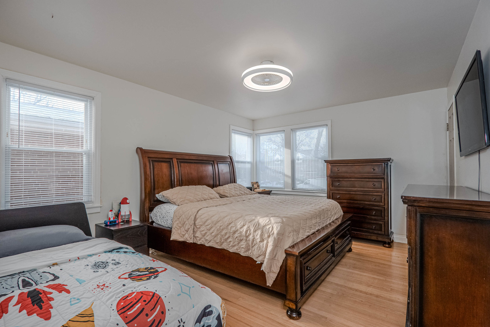 499 Longcommon Road Riverside, IL 60546 - Photo 12 of 35 Gallery Image 12
