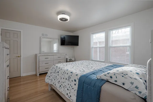 $525,000 | 499 Longcommon Road, Riverside, IL 60546