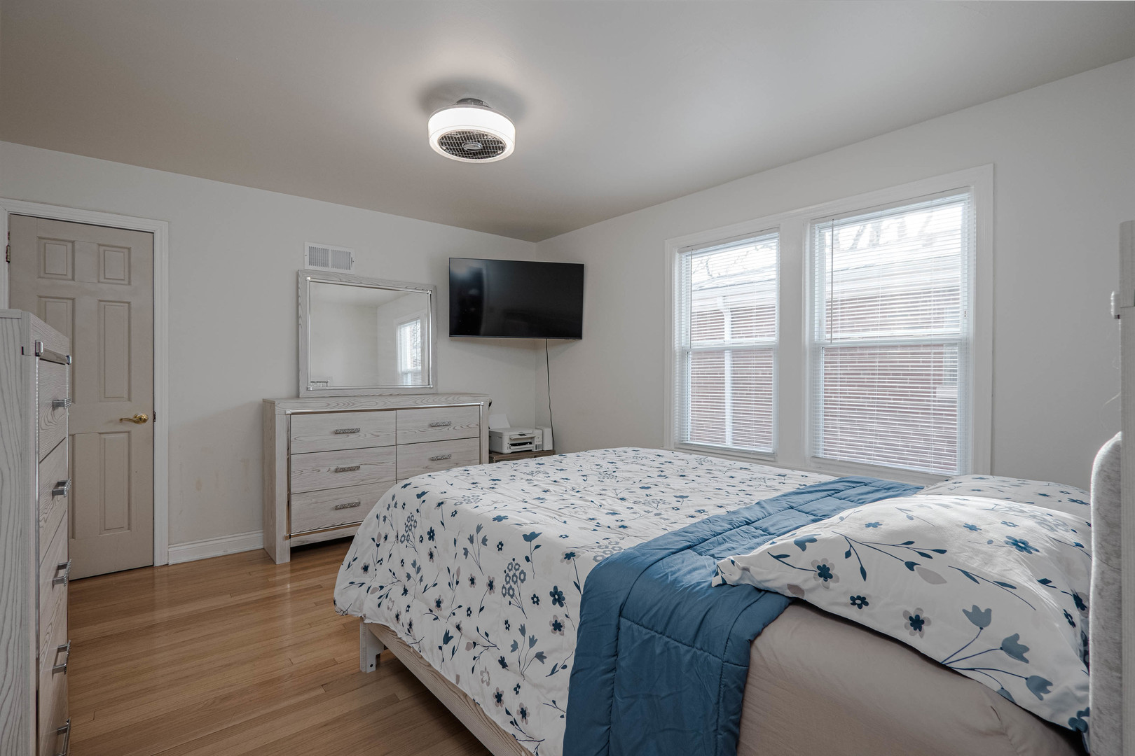 499 Longcommon Road Riverside, IL 60546 - Photo 13 of 35 Gallery Image 13