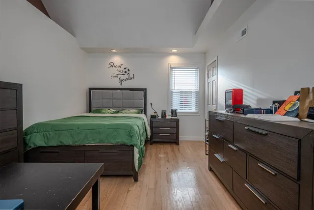 $525,000 | 499 Longcommon Road, Riverside, IL 60546