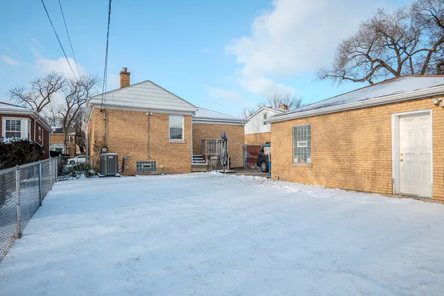 $525,000 | 499 Longcommon Road, Riverside, IL 60546