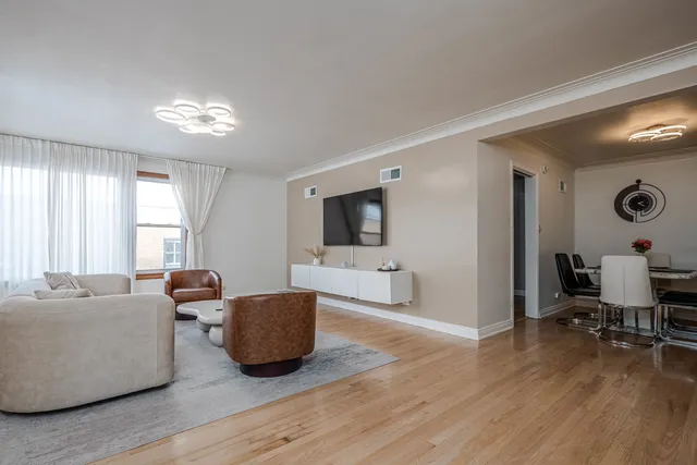 $525,000 | 499 Longcommon Road, Riverside, IL 60546