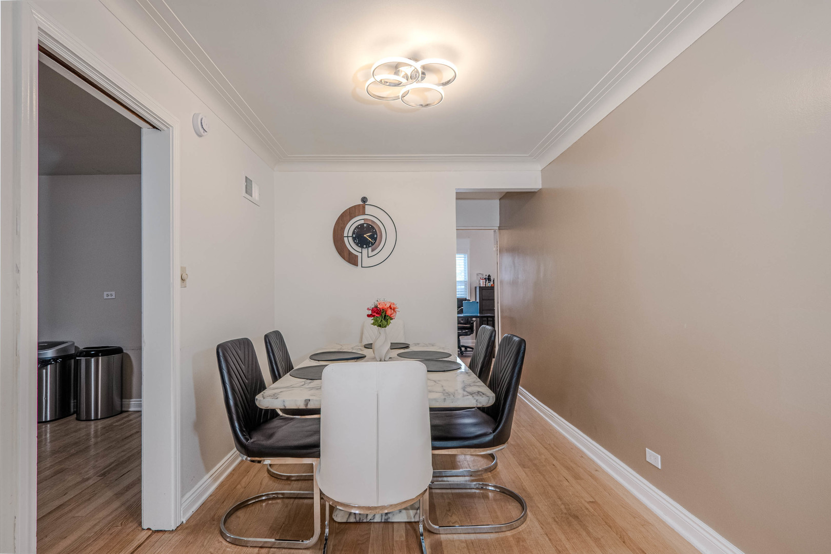 499 Longcommon Road Riverside, IL 60546 - Photo 9 of 35 Gallery Image 9