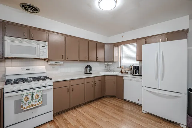 $525,000 | 499 Longcommon Road, Riverside, IL 60546