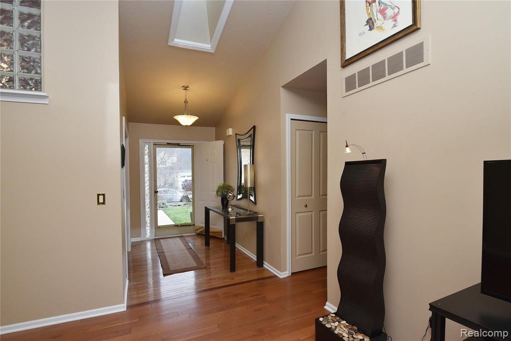 3360 Riverside Court Canton, MI 48188 - Photo 3 of 34