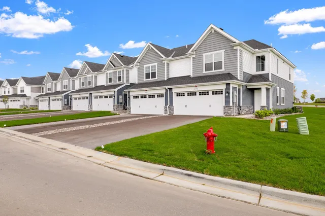 $3,625 | 9297 4th Street North, Lake Elmo, MN 55042