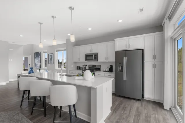 $3,625 | 9297 4th Street North, Lake Elmo, MN 55042