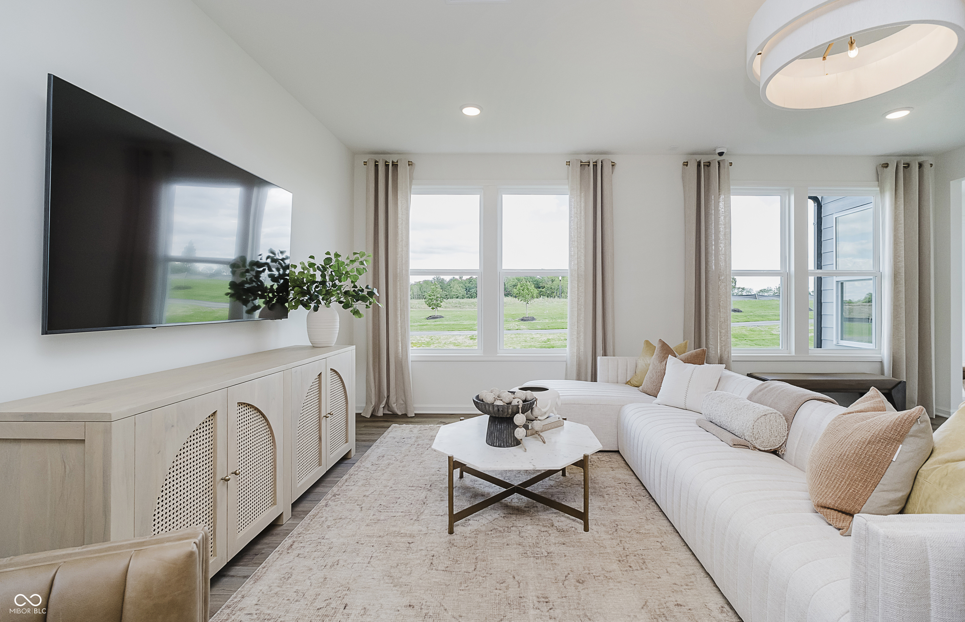 3118 Balsamroot Road Greenwood, IN 46143 - Photo 5 of 34 Gallery Image 5