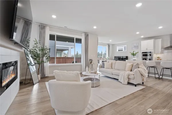 $1,049,990 | 10829 43rd Avenue Southeast, Everett, WA 98208