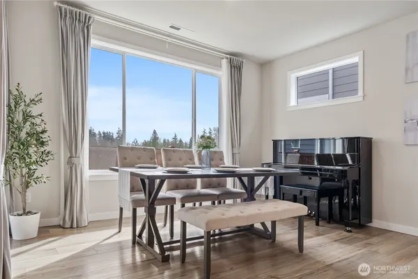 $1,049,990 | 10829 43rd Avenue Southeast, Everett, WA 98208