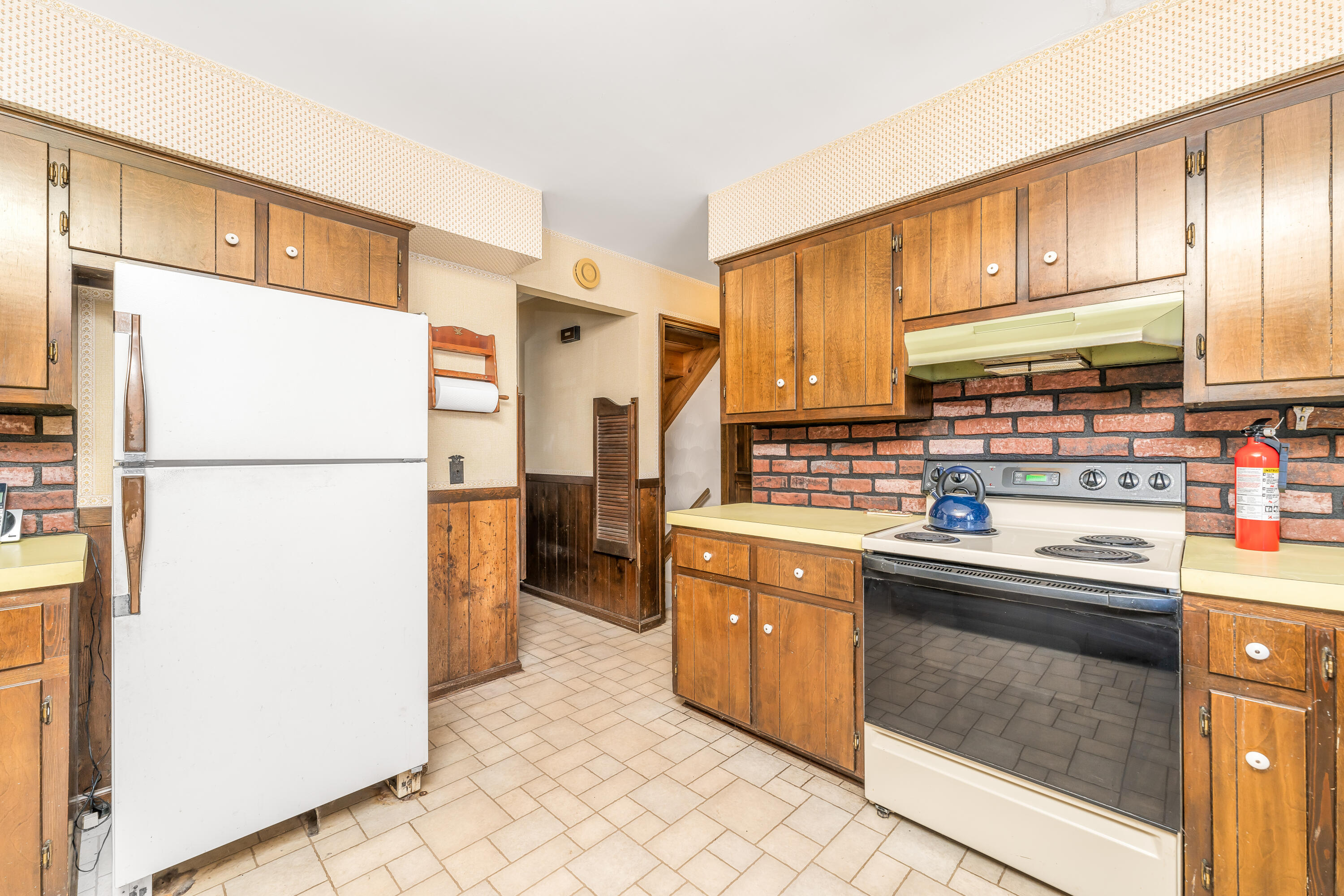 10798 Pleasant Lake Road Delton, MI 49046 - Photo 7 of 35 DSC03965