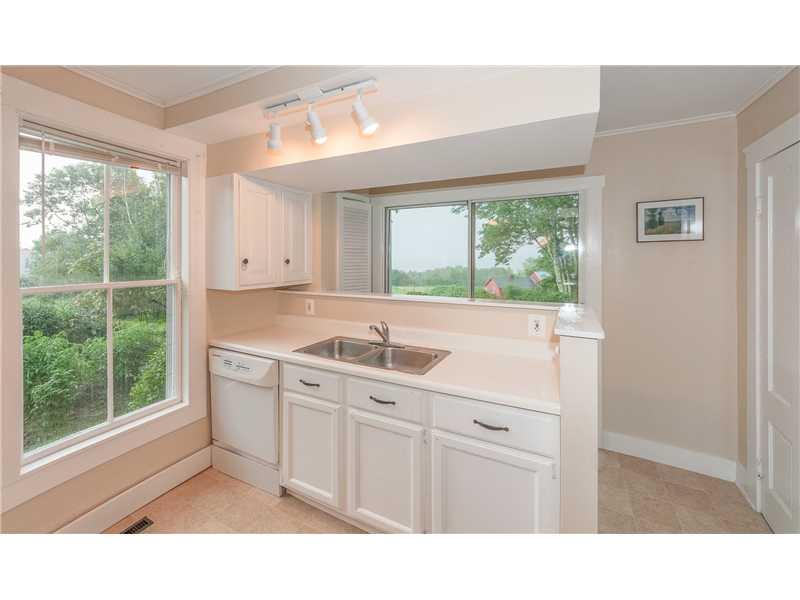 1583 Main Street Readfield, ME 04355 - Photo 15 of 33 Kitchen.