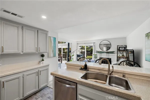 $1,429,000 | 28765 Calle Vista, Laguna Niguel, CA 92677